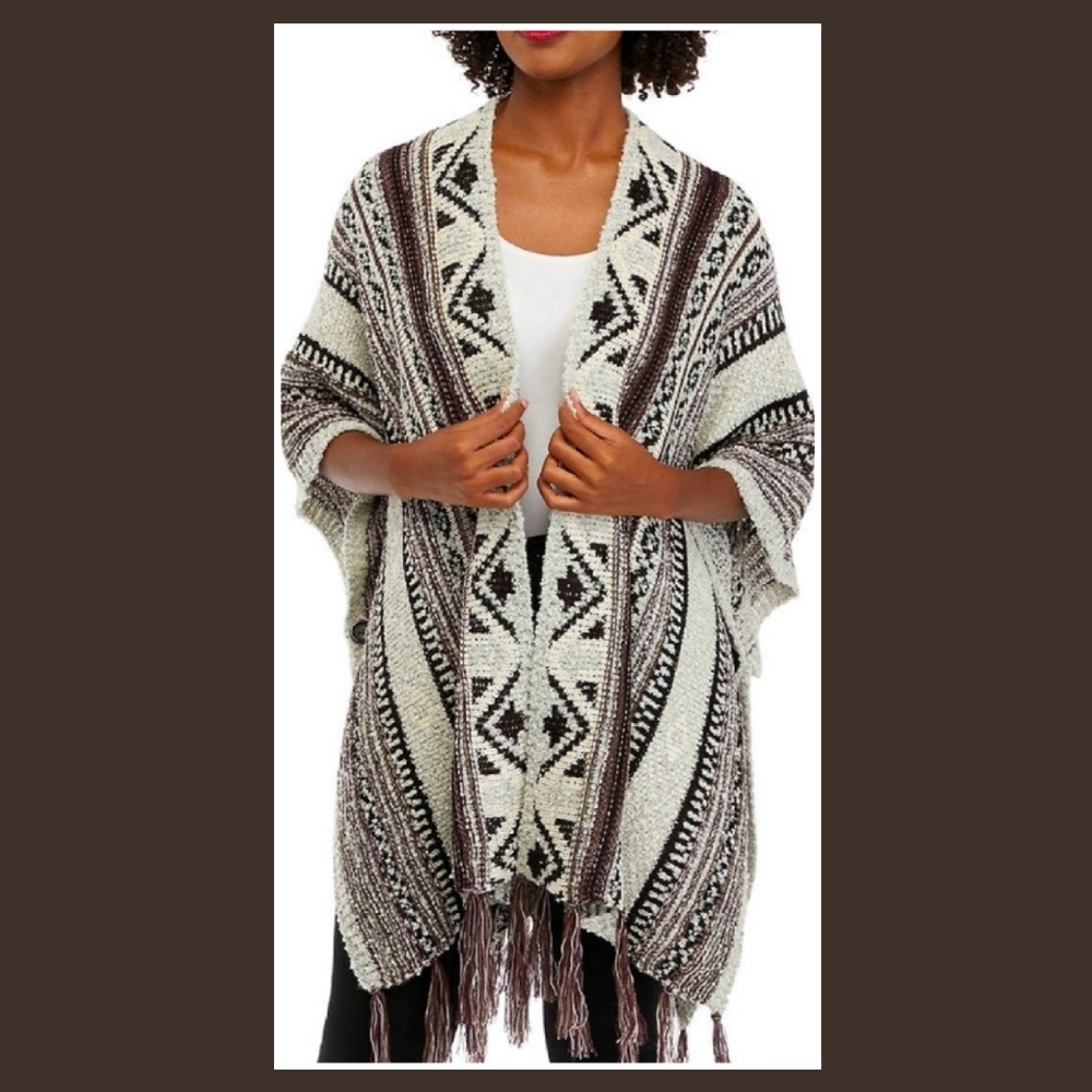 WONDERLY SWEATER CAPE W/TASSELS